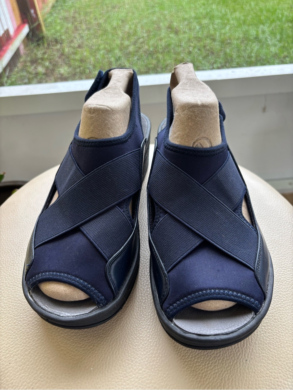 easy street Navy Blue Women's Elastic Cross-Strap Sandals
